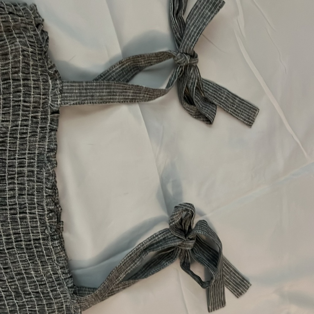 3/$30 linen smocked jumpsuit - Picture 5 of 6